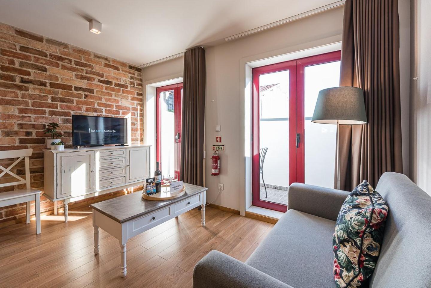 Guestready - Crayon Walls Apts Porto Bagian luar foto
