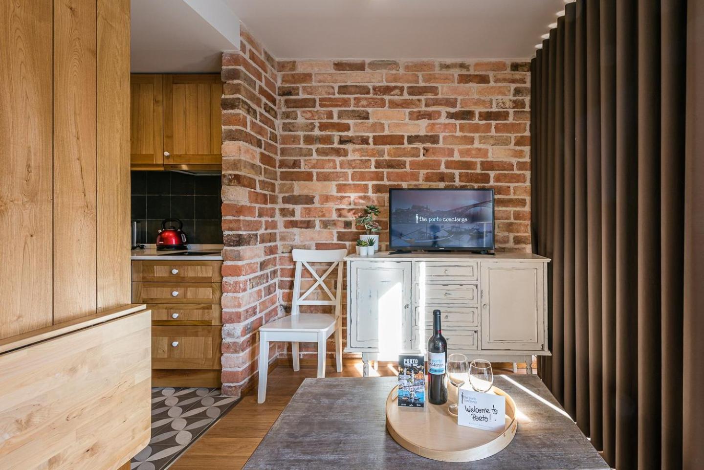 Guestready - Crayon Walls Apts Porto Bagian luar foto